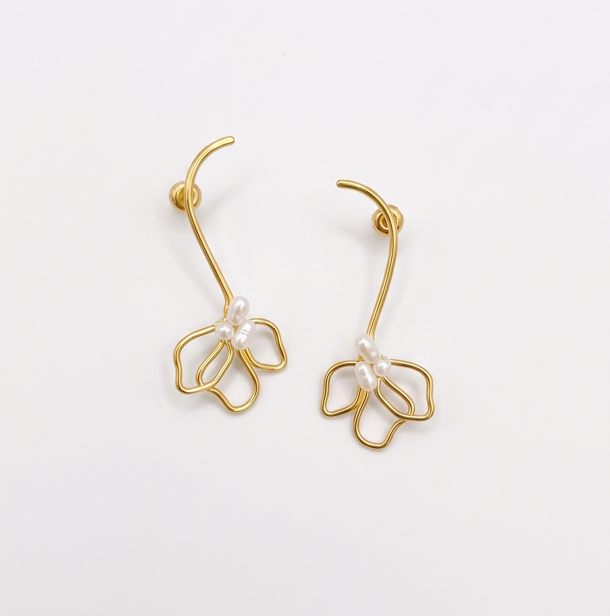 Adya Fleur Pearl Dangles Earrings