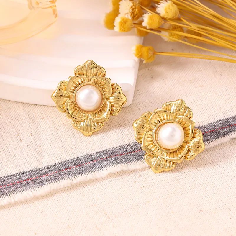 Adya Fleur Pearl Baroque Stud Earrings